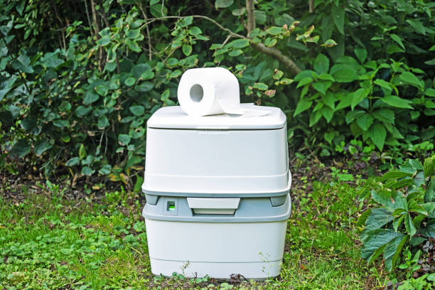 Portable Toilet Options We Offer in Frostproof, FL